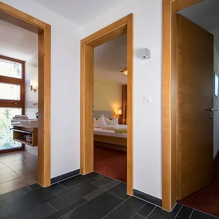 Chasa Miramont Apartment *