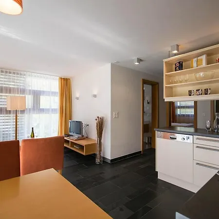 Chasa Miramont Apartment *