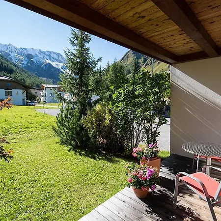 Chasa Miramont Appartement *